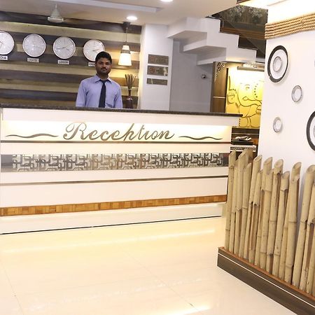 Hotel Shalimar Deluxe Bhopal Exterior photo