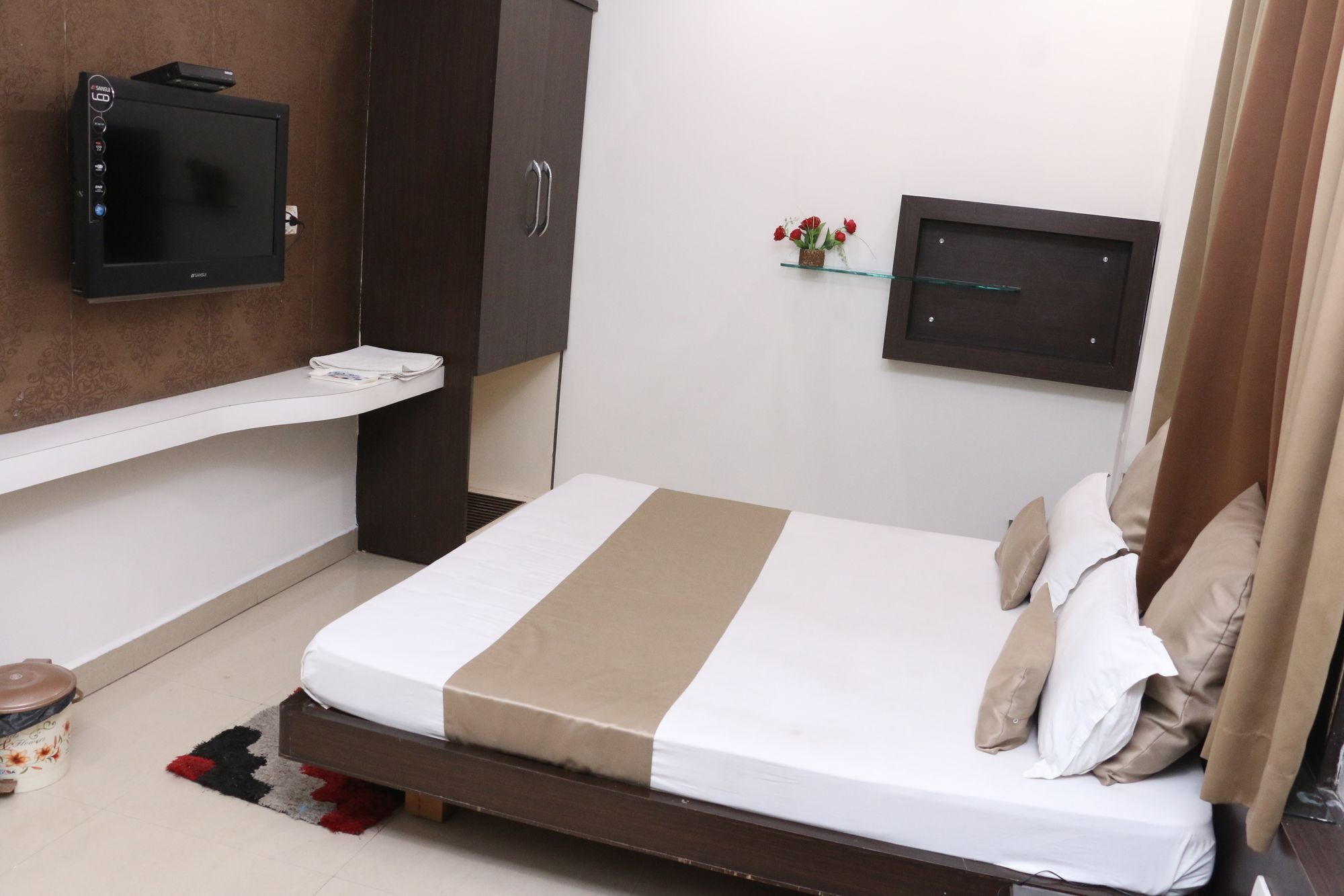 Hotel Shalimar Deluxe Bhopal Exterior photo