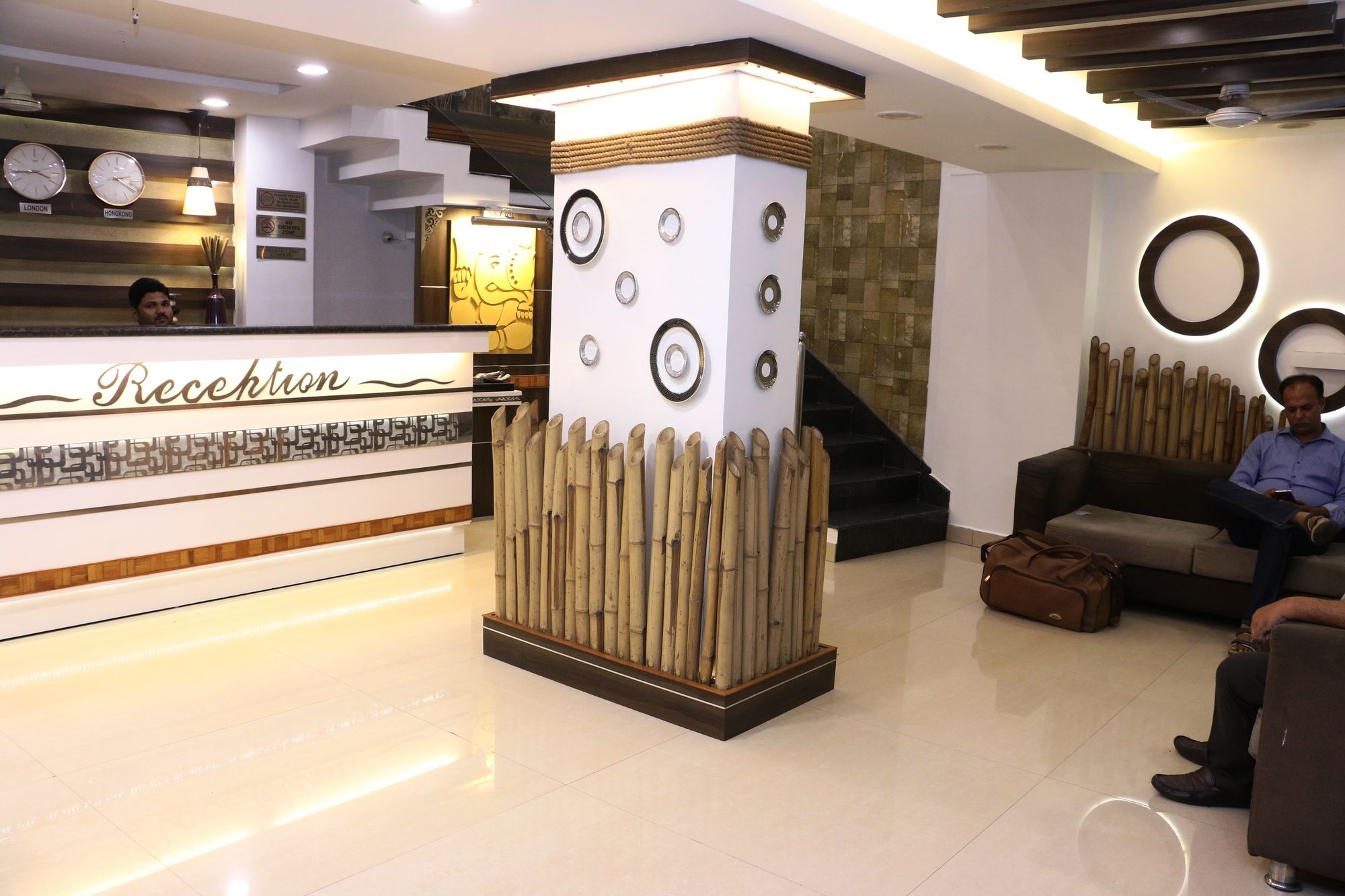 Hotel Shalimar Deluxe Bhopal Exterior photo