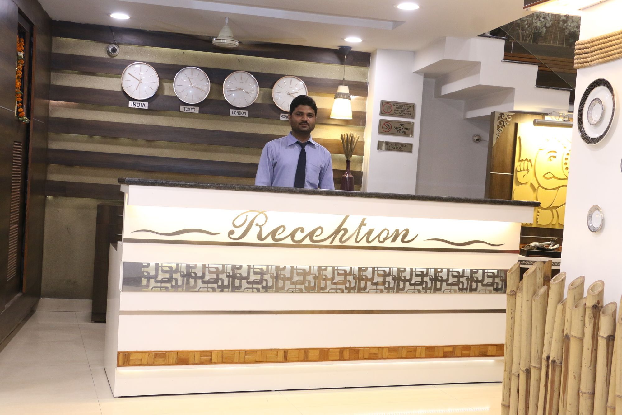 Hotel Shalimar Deluxe Bhopal Exterior photo